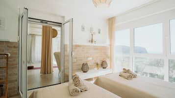 Panoramic Double or Twin Room, Air conditioning, Sea View | Room amenity