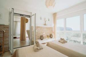 Panoramic Double or Twin Room, Air conditioning, Sea View | Room amenity