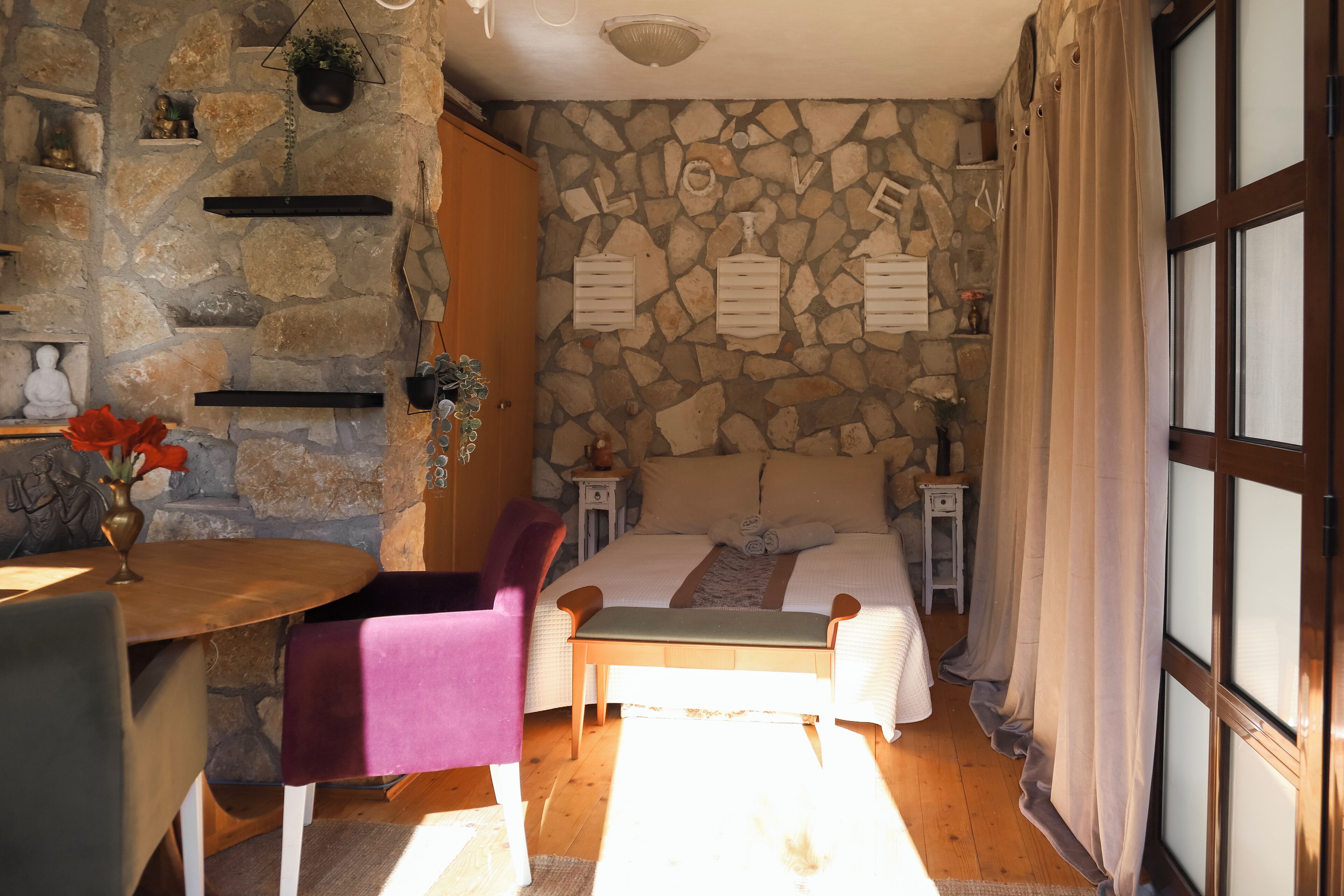 1 habitación y caja de seguridad en la habitación 