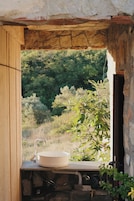 Ducha, artículos de tocador gratuitos, secador de pelo, toallas