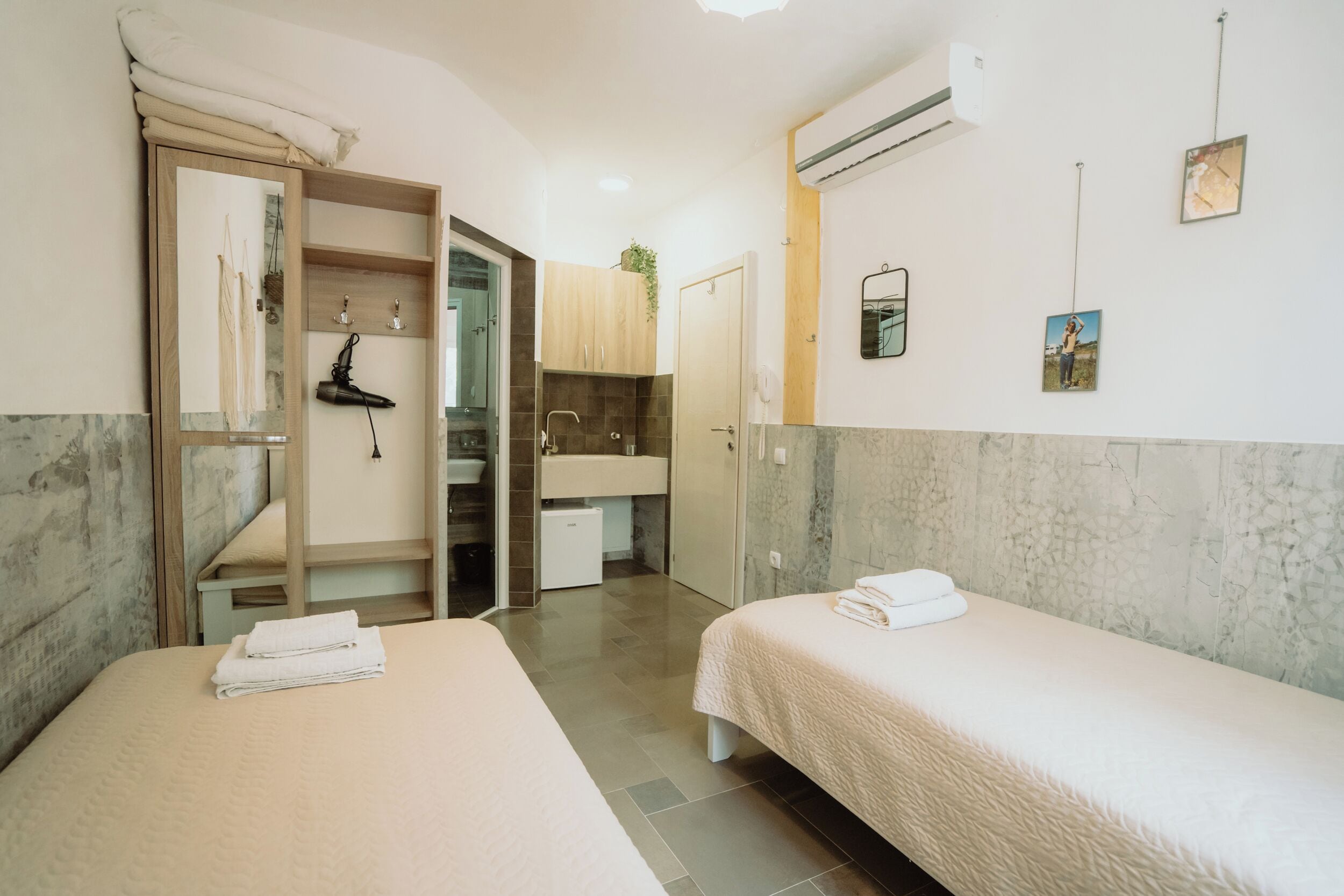 Standard Twin Room, Air conditioning | Room amenity