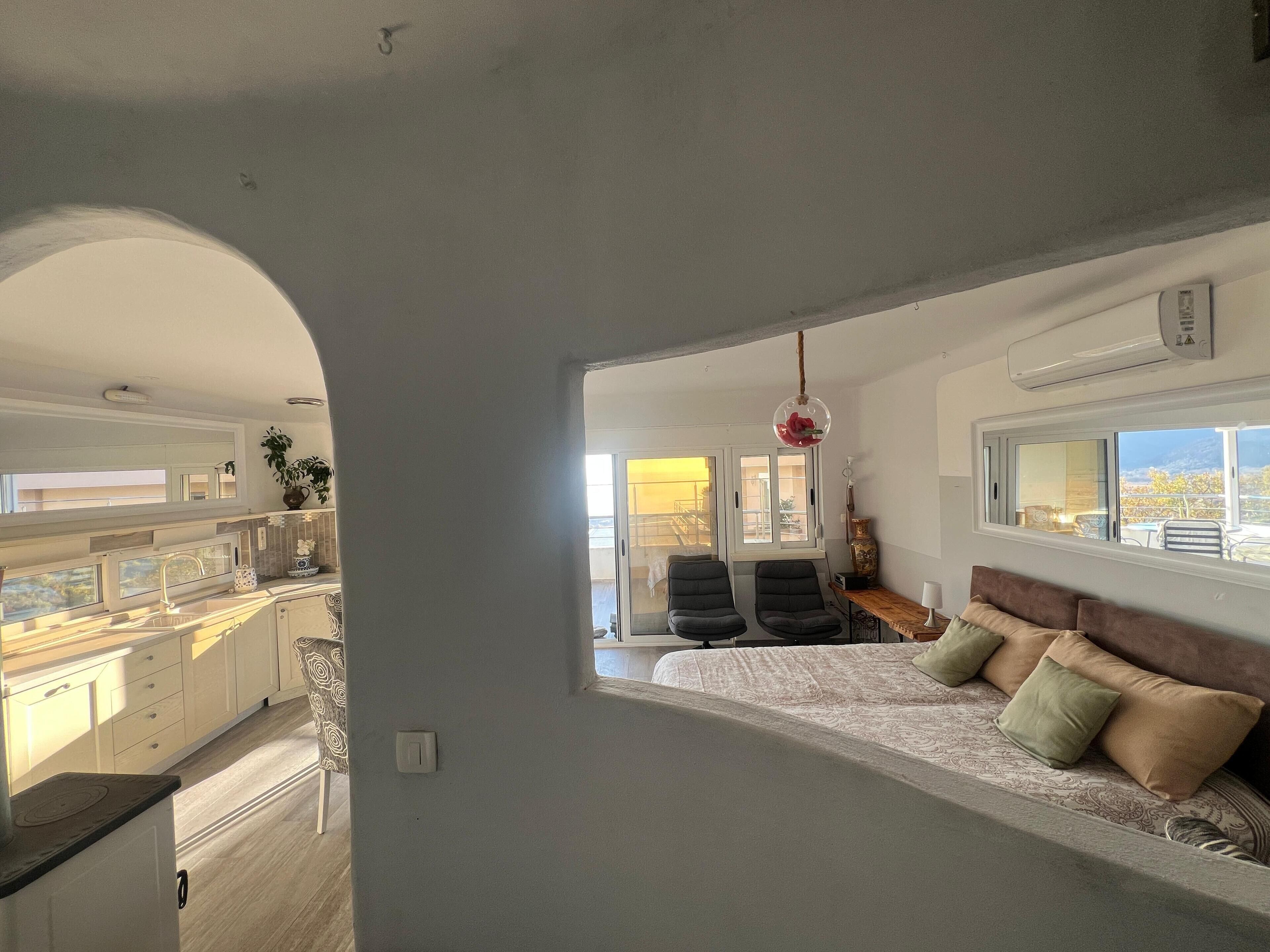 Apartamento panorâmico, 1 quarto, banheira, vista para o mar | 1 quarto, cofres nos quartos, quartos à prova de som, Wi-Fi de cortesia