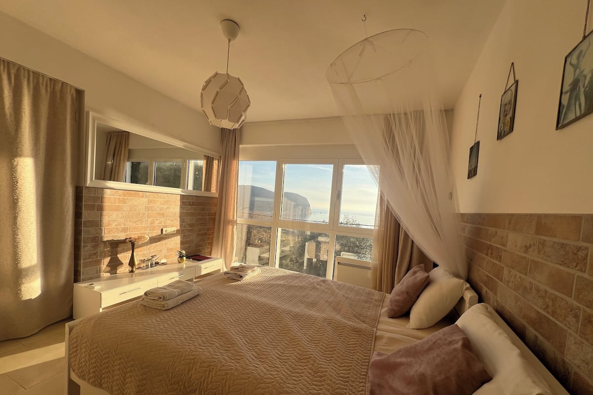 Panoramic Double or Twin Room, Air conditioning, Sea View | 1 bedroom, in-room safe, soundproofing, free WiFi