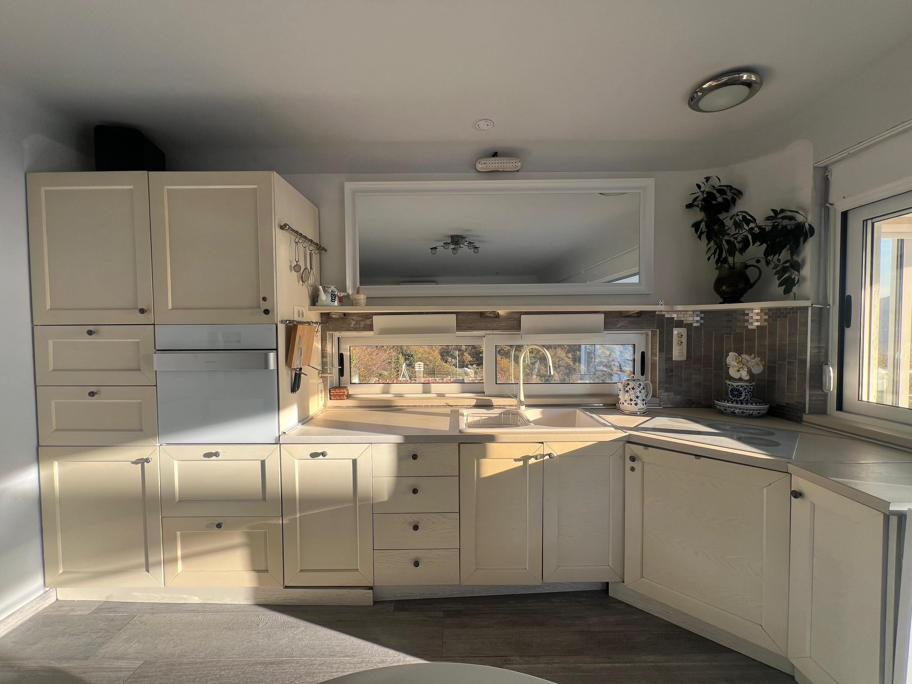 Panoramic Apartment, 1 Bedroom, Bathtub, Sea View | Private kitchen