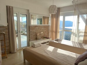 Chambre Panoramique Double ou avec lits jumeaux, climatisation, vue mer | Équipements de la chambre