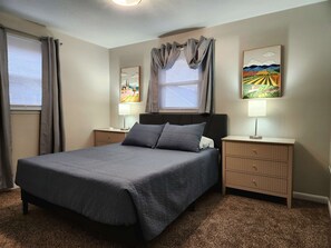 3 bedrooms, desk, iron/ironing board, WiFi