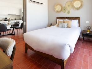 1 bedroom, iron/ironing board, free WiFi