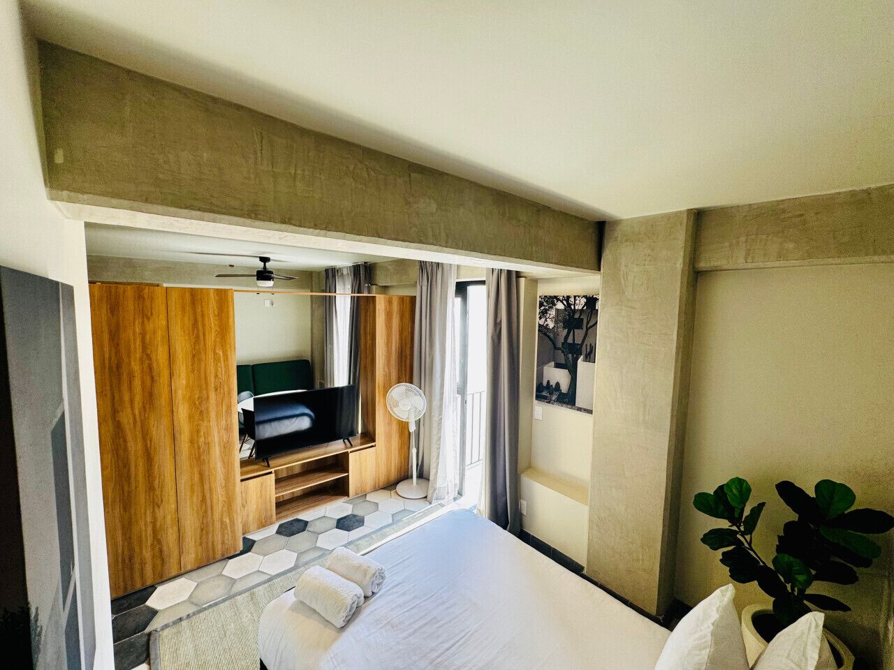 1 bedroom, desk, iron/ironing board, WiFi