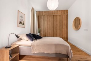 1 chambre, bureau, fer et planche à repasser, Wi-Fi