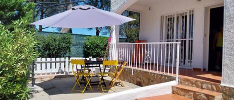 تناول الطعام بالخارج