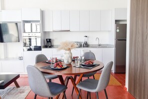 Fridge, microwave, coffee/tea maker, toaster - Departamento exclusivo en Chapultepec 67 (Guadalajara)