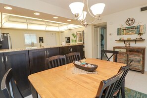 Dining - Spanish Trace 234-Views of the Ocean and Pool! (St. Augustine)