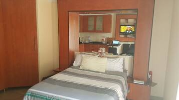 1 bedroom, iron/ironing board, WiFi, bed sheets