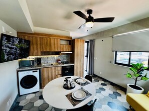 Fridge, microwave, stovetop, coffee/tea maker - Elegante loft urbano (Guadalajara)