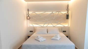 In-room safe, soundproofing, iron/ironing board, free WiFi