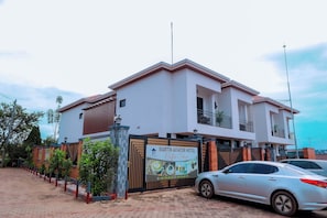 Exterior - Martin Aviator Apartment (Kigali)