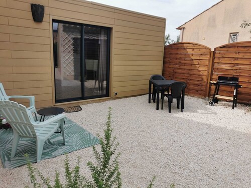 Studio avec extérieur privé au calme proche rivière