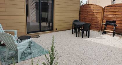 Studio avec extérieur privé au calme proche riviÚre