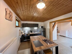 Kylskåp, mikrovågsugn och diskmaskin