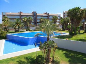 Pool - Spacious 2-bedroom apartment with spa in Salou (Salou)