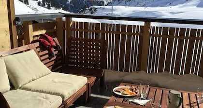 Luxury ski-in-out apartment with amazing views linked to exclusive 5-star hotel