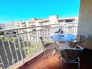 Outdoor dining - Modern apartment in Salou with 2 bedrooms and terraces 400m from the beach (Salou)