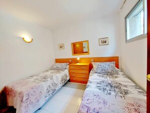 1 bedroom, WiFi, bed sheets - Family apartment in Salou with WiFi and air conditioning (Salou)