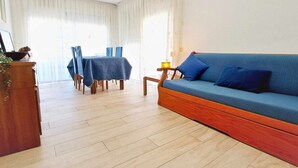 Unclassified image, 2 of 25, button - Family apartment in Salou, terrace and pool near the beach (Salou)