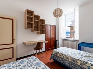 2 Schlafzimmer, Reisekinderbett, kostenloses WLAN