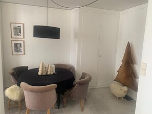 Dining - Avoriaz: Cozy apartment for 4, fireplace, balcony, close to slopes (Avoriaz)