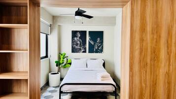 1 bedroom, iron/ironing board, free WiFi