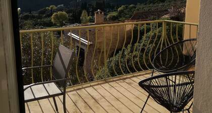 House, panoramic view, lake, green setting, hiking.