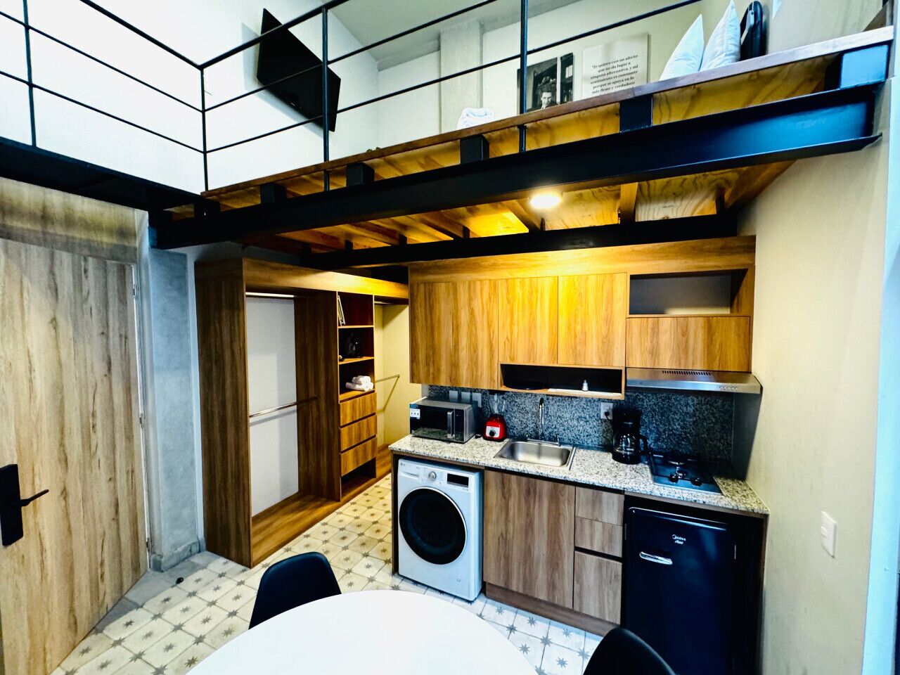 Microwave, coffee/tea maker, cookware/dishes/utensils