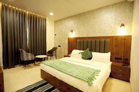 Deluxe Room | Iron/ironing board, free WiFi, bed sheets, wheelchair access