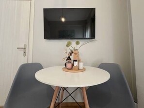 Dining - Athenian Cosy Getaway (Athina)