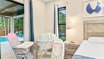 6 bedrooms, desk, iron/ironing board, travel cot