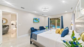 6 dormitoris, escriptori i planxa i posts de planxar