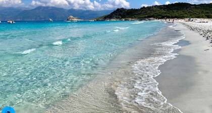 CASA LECCIA, Luxurious villa with swimming pool 5' drive from ST FLORENT