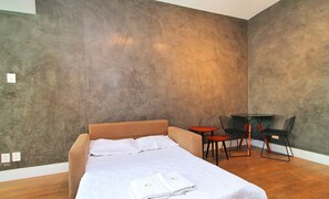 Deluxe Apartment | Living area