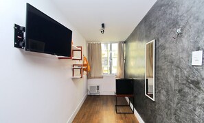 Deluxe Apartment | Living area