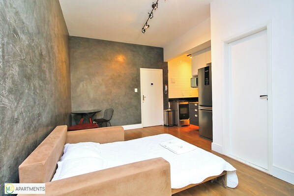 Deluxe Apartment | Living area