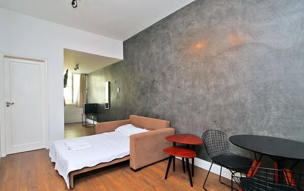 디럭스 아파트 | 거실 공간