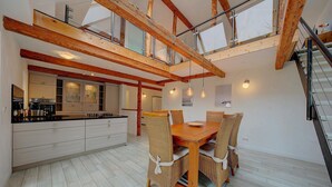 High chair - Elegantes Ferienhaus mit Garten auf Fehmarn (Fehmarn)
