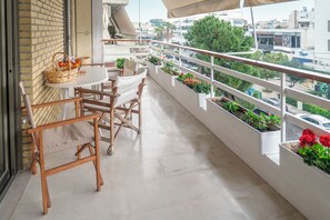 تناول الطعام بالخارج