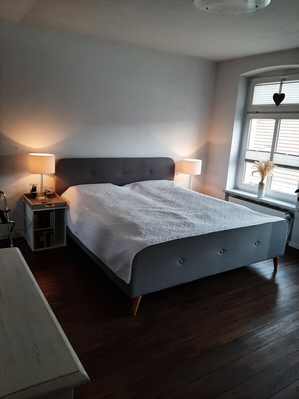 3 bedrooms, iron/ironing board, travel cot, free WiFi