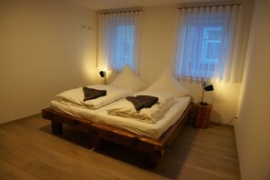 2 bedrooms, WiFi, bed sheets