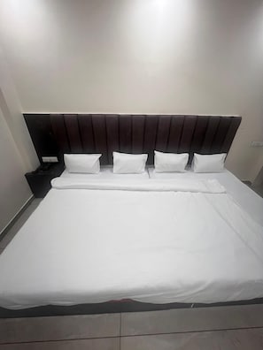 Rollaway beds, free WiFi, bed sheets