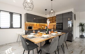 Dining - Gorgeous home in Jursici with WiFi (Jursici)