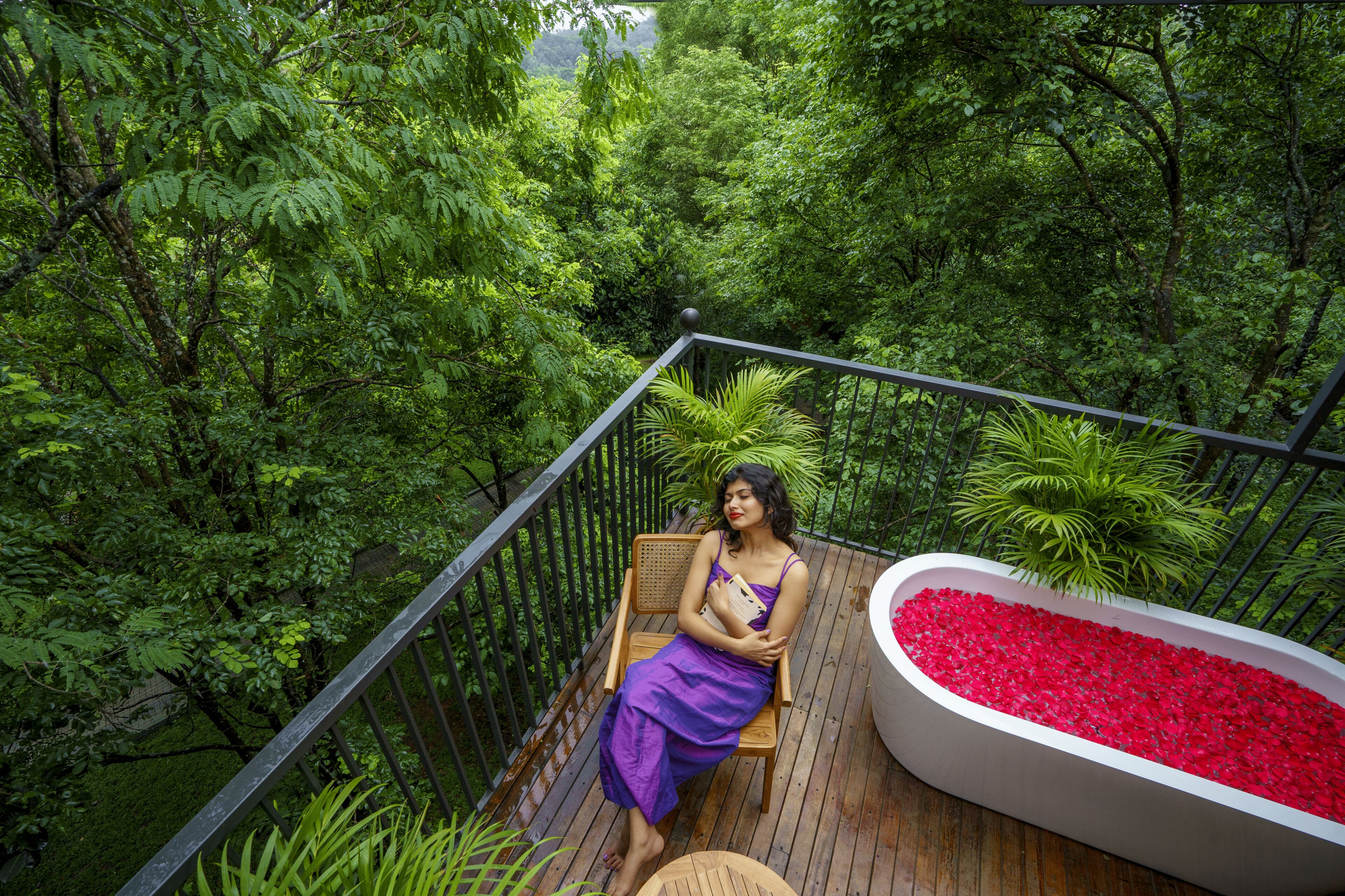Romantic Tree House | Balcony