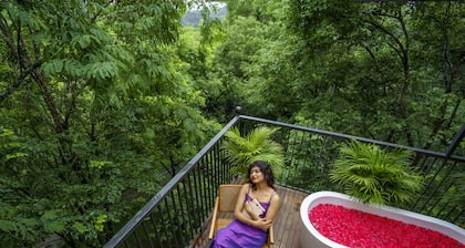 Crystal Kuruva Nature Resort & Spa